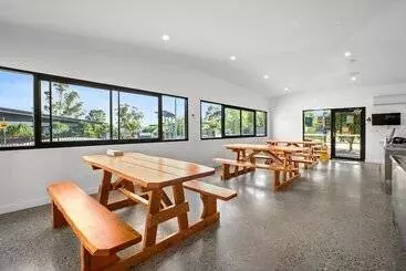 Hotel Tasman Holiday Parks  St Helens