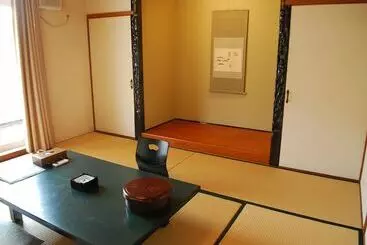 Ryokan Japanese Auberge Matsutsuru