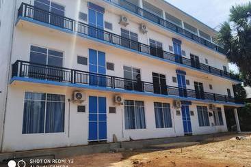 فندق Esha Beach Resort