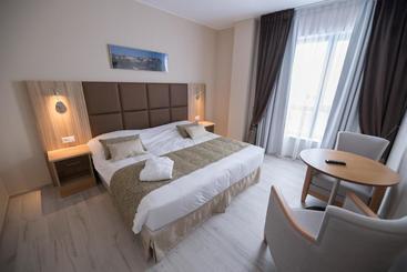 هتل Gulliver Tower