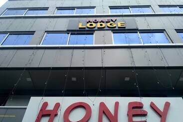 Hotel Honey Lodging