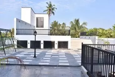 Pension (Hôtel basse catégorie) Aurora Four Seasons Villa & Spa