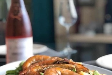 ツーリストアパートメント Amisha Vacation Homes