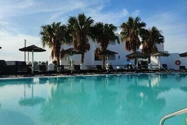 Hotel Sandy S Paradise Resort