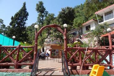 Ceyone Classic Fall Resort