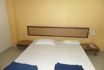 هتل Tourist Home Lodging