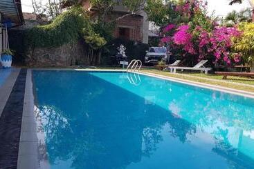 Aparthotel Lioni Holidays Villa