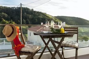Beachouse   Surf, Bed & Breakfast