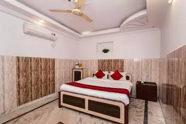 Hotell The Banquet By Oyo Rooms