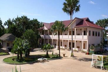 هتل The Eternity Resort