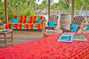 اقامتگاه Oasis Du Levant