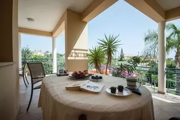 Turistlejligheder Coral Sun Villas