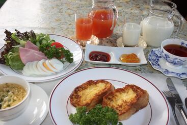 Pensão Country Inn Canadian House