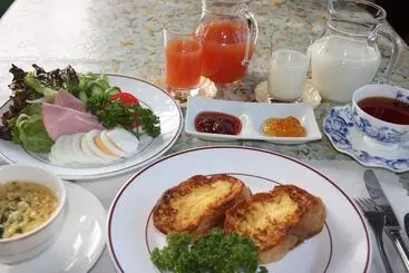 Pensió Country Inn Canadian House