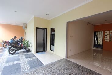 Szálloda Reddoorz Near Upn Jogjakarta