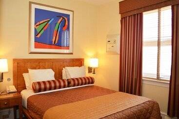 בית מלון כפרי Alexander Inn