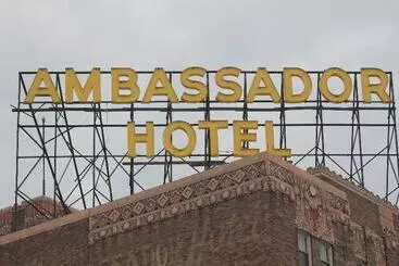 Ambassador Hotel Milwaukee, Trademark Collection By Wyndham