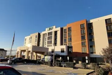 Holiday Inn Express Hotel & Suites Dallas Fort Worth Airport South, An Ihg