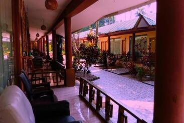 Gold India Beach Resort