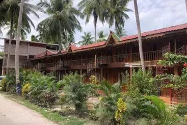 Gold India Beach Resort
