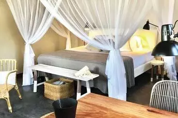 ホテル Mwani House