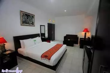 هتل Larish Residency