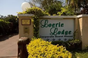 Hotelli Loerie Lodge Guest Houses