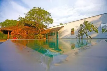 آپارتمان‌های توریست‌ها The Villa Kalpitiya