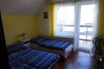 Turistihuoneistot Chata Pod Pustevnami