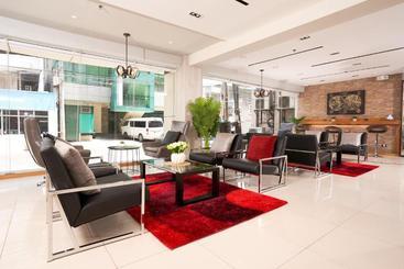 Hotelli Rianne  And Suites