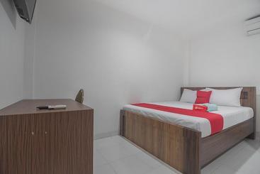 פנסיון Reddoorz Near Living Plaza Balikpapan