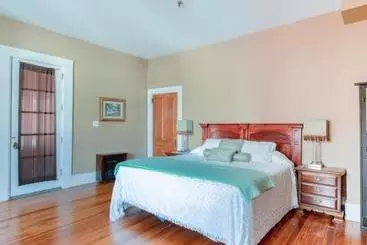 Отель Belmont Inn