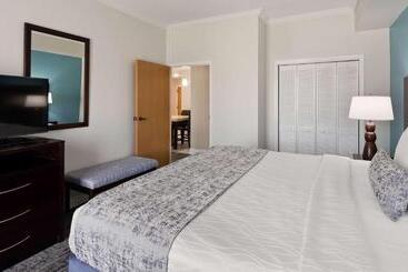 ホテル Best Western Plus Ambassador Suites