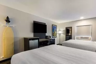 Отель Quality Inn South Bend Near Notre Dame