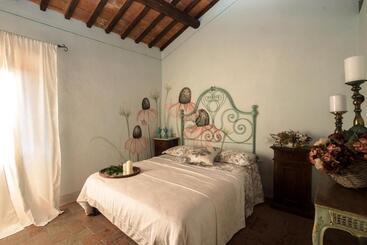 هتل Agriturismo Frantoio Valiani