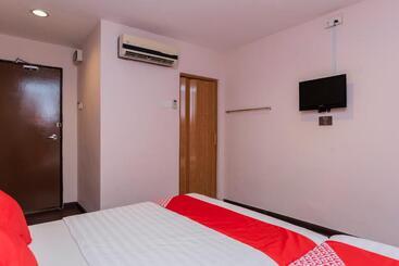 98 Hotel By Oyo Rooms