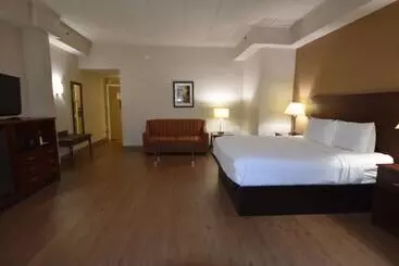 Отель Best Western Plus Governor's Inn Richmond