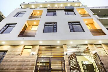 Spot On 49328 Sukh Motel