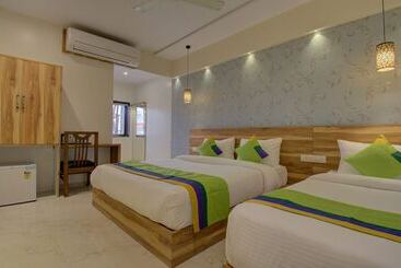 هتل Amisha International