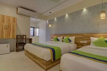 Hotel Amisha International