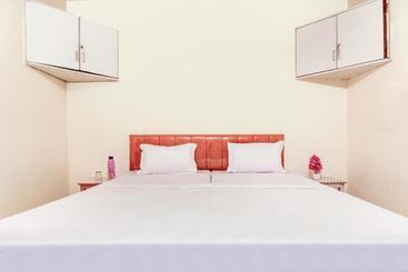 호텔 Spot On 47803 Ren Basera Guest House