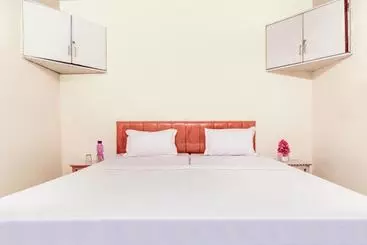 Hotell Spot On 47803 Ren Basera Guest House