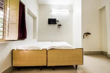 Hotell Spot On 8003  New Akash