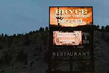 ホテル Bryce Pioneer Village