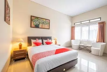 호텔 Oyo 1268 Parahyangan