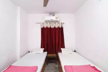 Hôtel Vaccinated Staff  Spot On 44390 Amrapali Guest House