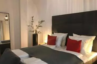Baronhaus Aparthotel & Suites