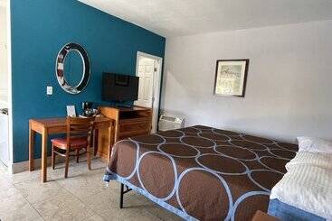 בית מלון כפרי American Inn Of Daytona