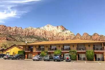 فندق Bumbleberry Inn