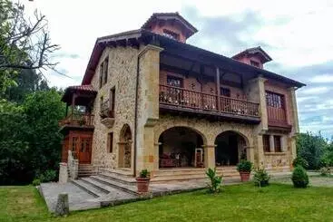 ユースホステル Trisileja En Novales